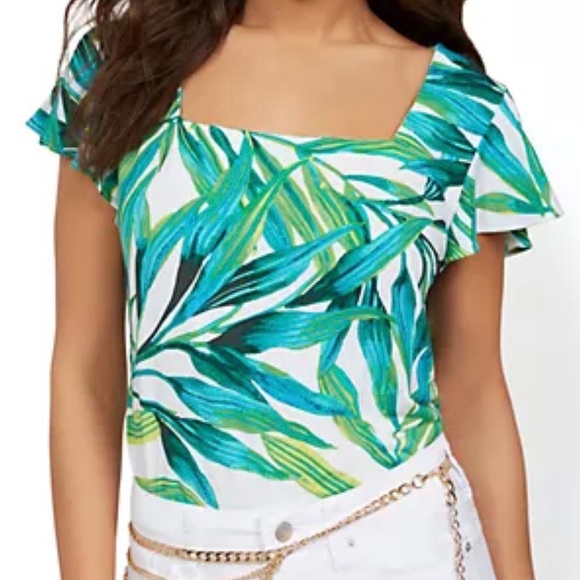 Tops - Flutter sleeve top